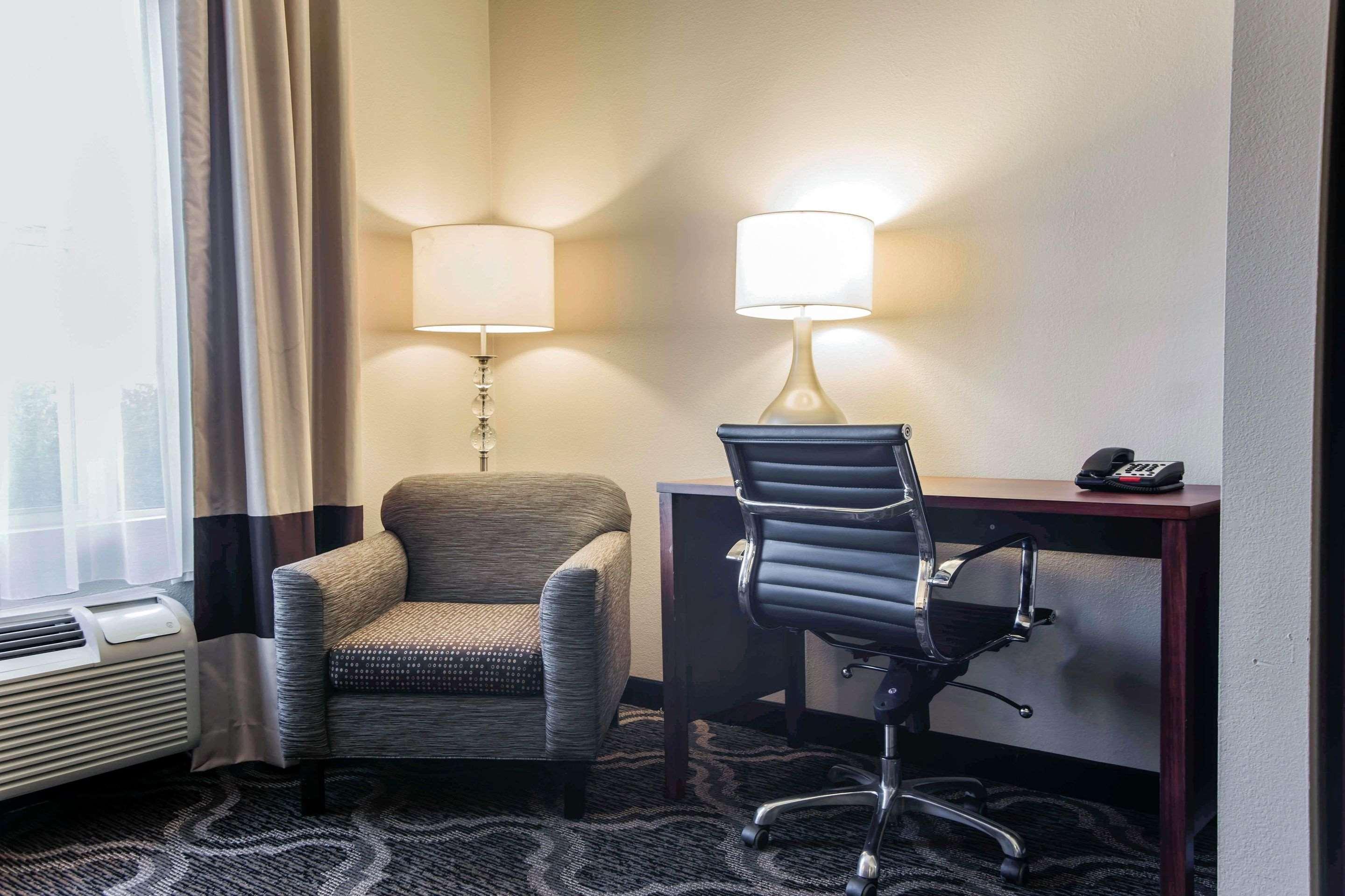 Comfort Suites Pineville - Ballantyne Area Εξωτερικό φωτογραφία